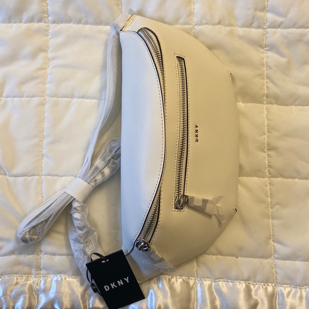 DKNY - BRAND NEW WITH DUST BAG - ONE SIZE - FANNY PACK OR OVER SHOULDER - WHITE